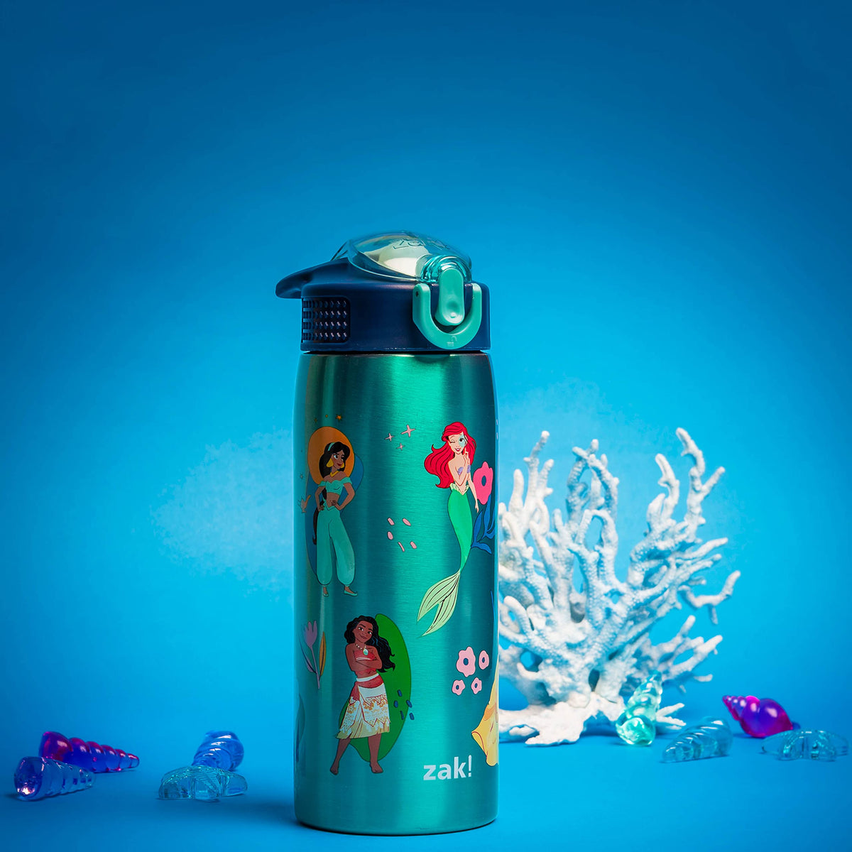 Disney Princess bottle shows vacuum insulation that keeps drinks cold longer
