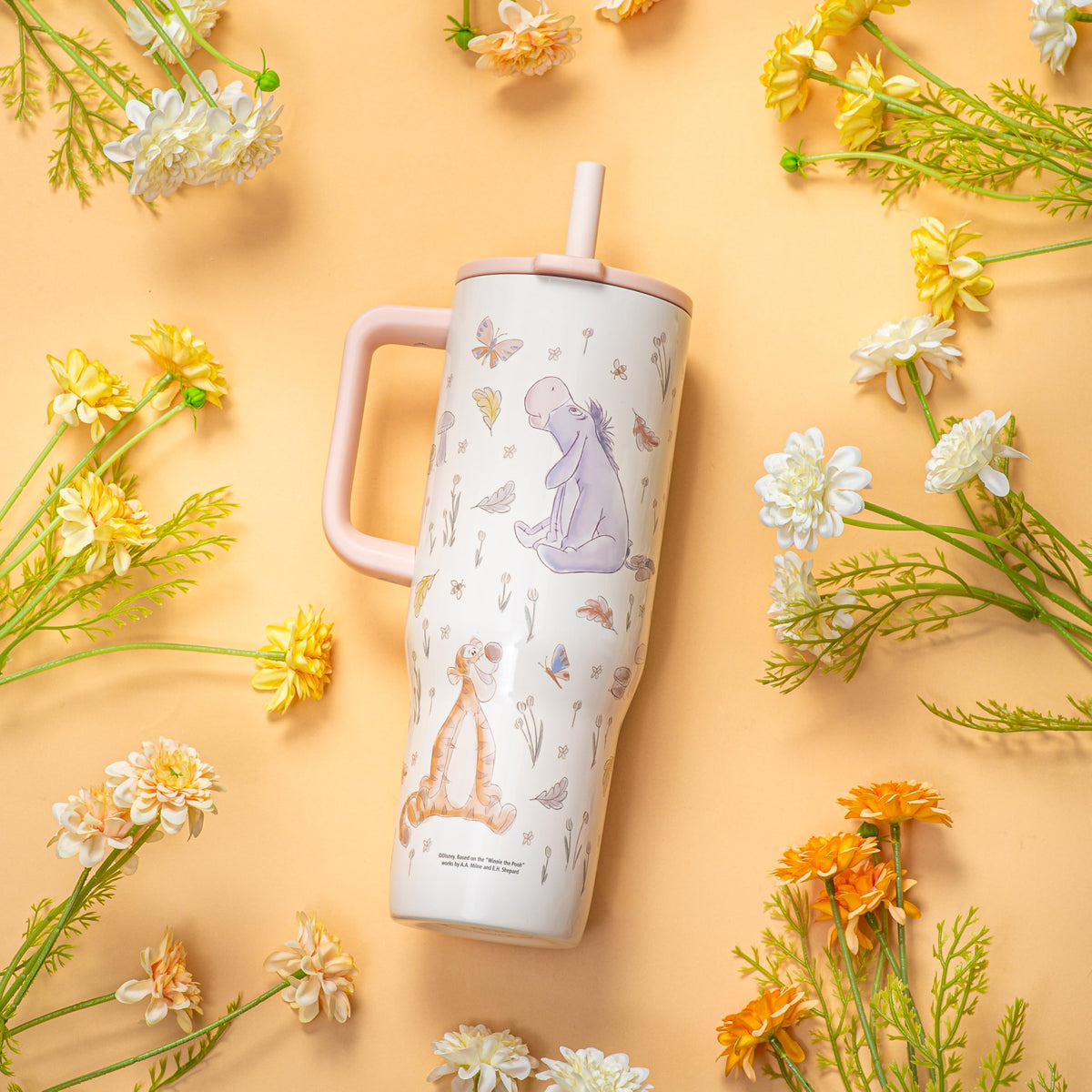 Zak Designs Winnie the Pooh Sutton tumbler lid closeup, easy-clean design keeps lids hygienic