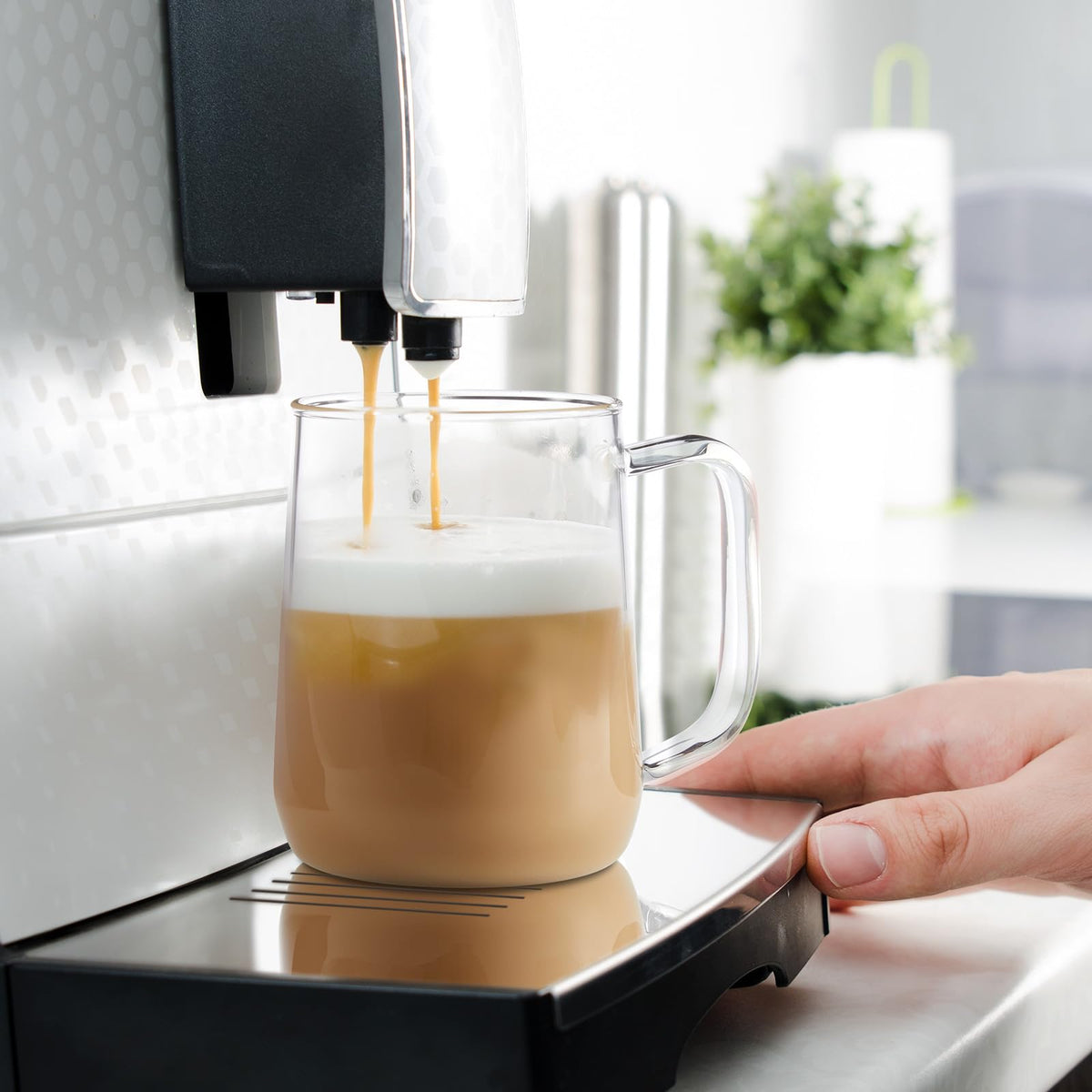 ZMZKKLL 16oz mug with ergonomic handle provides comfortable grip.