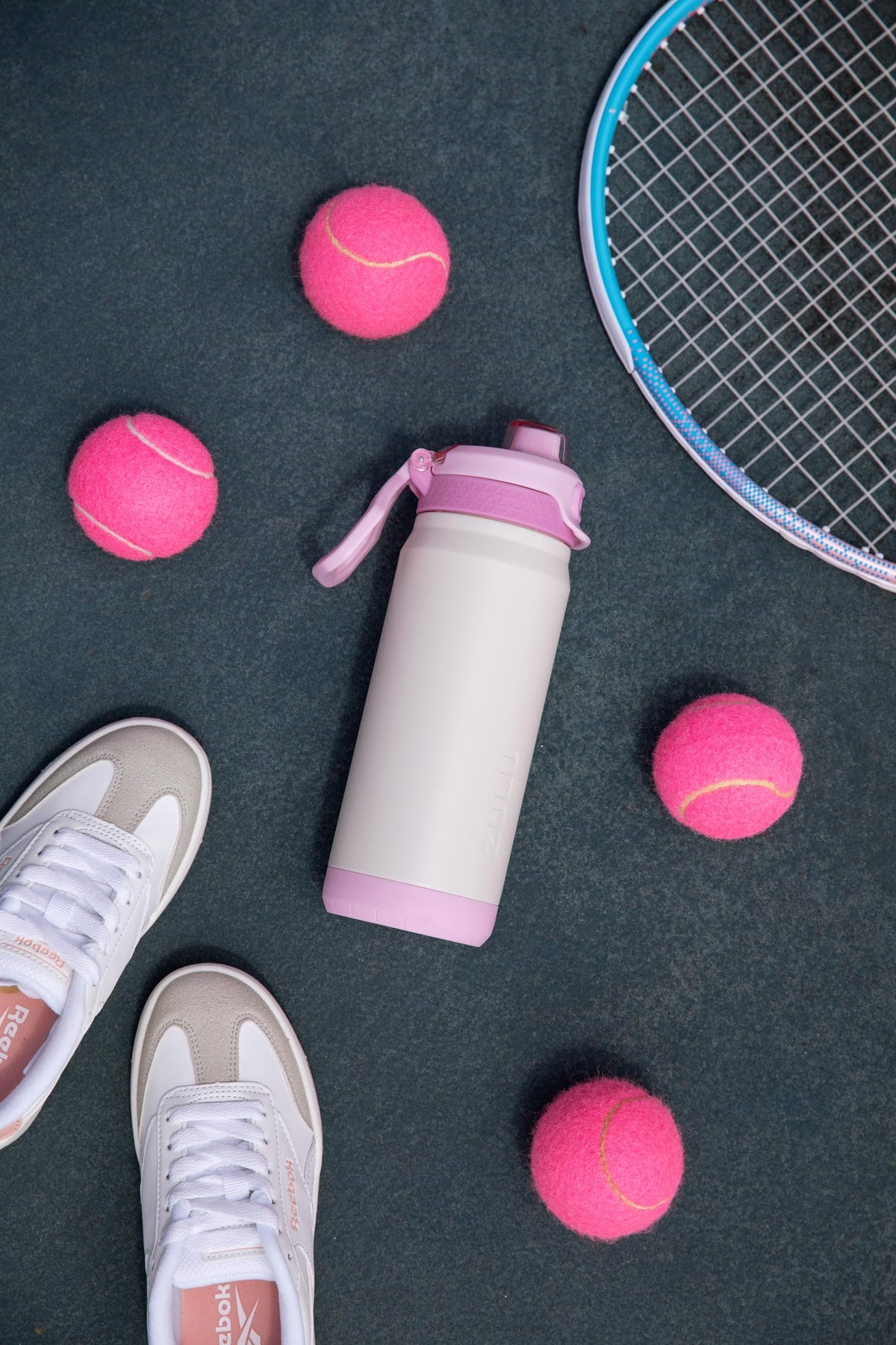 ZULU Powerfill Pro 18oz bottle shows leak-proof locking lid preventing spills in backpacks.