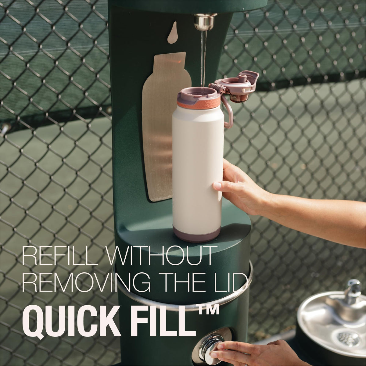Leak-proof locking lid on ZULU Powerfill Pro prevents spills during transit.