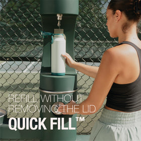 ZULU Powerfill Pro 40oz bottle demonstrates sip and chug spouts.